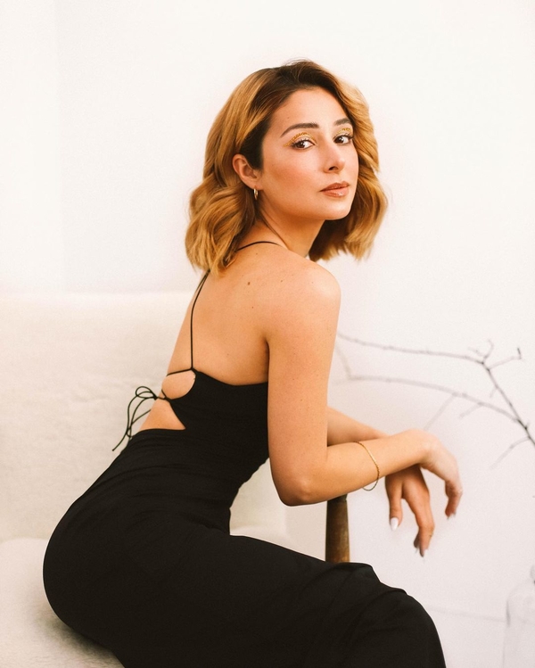 Злата Огневич впечатлила своей сексуальностью в обтягивающем платье