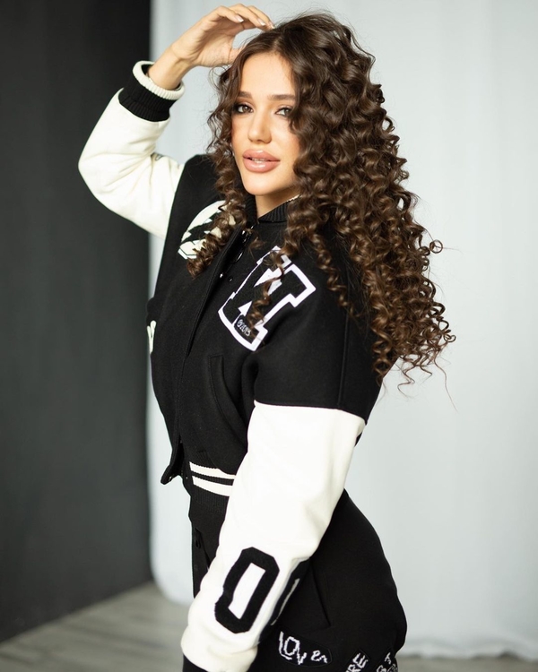 «Эротично»: Даша Ульянова сняла с себя все и залезла под одеяло