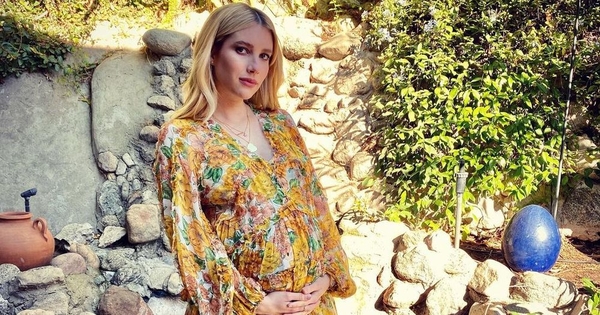 Племянница Джулии Робертс показала первое фото с новорожденным сыном