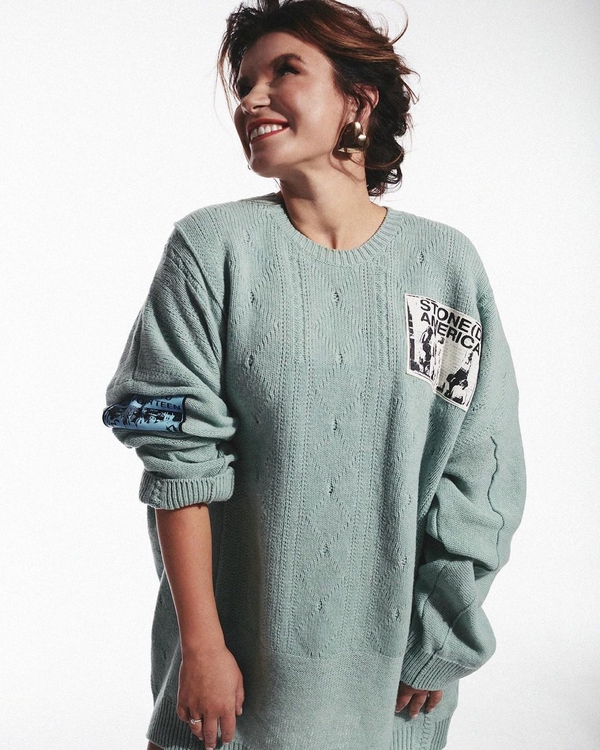 Вот это поза: жена Монатика показала лишнее в пляжном наряде