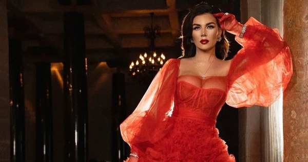 Анна Седокова в ярком бикини блеснула фигурой на Мальдивах