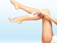 Важные нюансы: как правильно брить ноги зимой