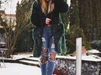 Почему зимой нельзя носить колготки под джинсами