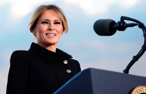 Красиво и трогательно: Мелания Трамп торжественно покинула Белый дом
