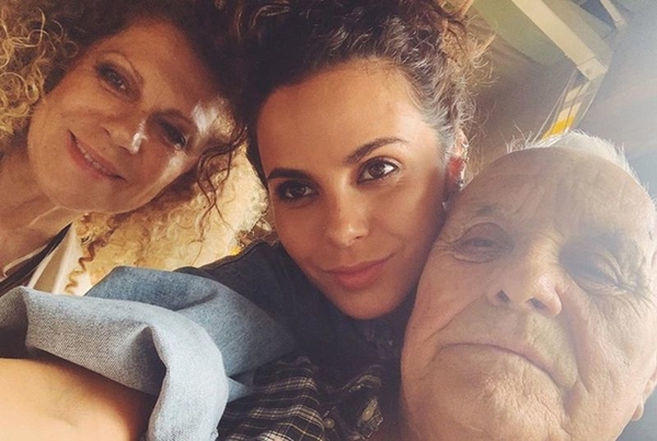 Настя Каменских сообщила о смерти отца