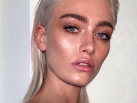 Сухость и шелушения: 5 советов, как защитить губы зимой