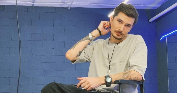 "Минус 10 лет": Позитив похвастался помолодевшим видом без усов