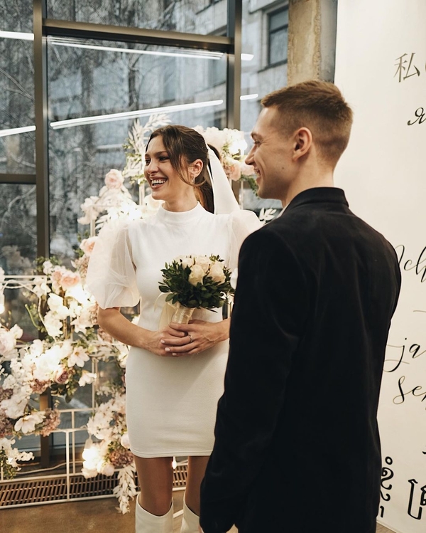 Звезда "Школы" Александр Петренко женился на модели: Первые фото со свадьбы