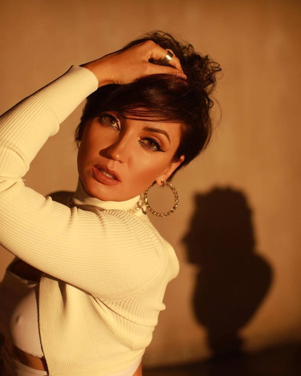 В одном боди: Оля Цибульская показала, как увеличивает грудь