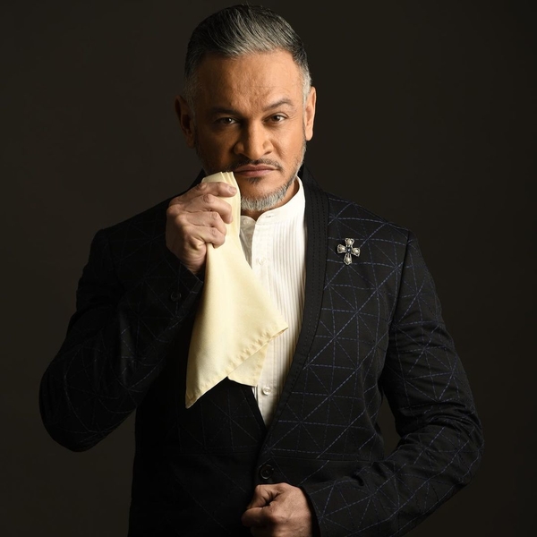 «Шалунишка»: Эктора Хименеса-Браво раскритиковали за откровенные танцы