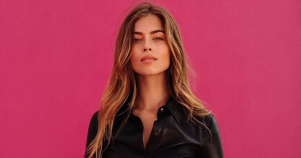 19-летняя внучка Ротару засветила стройную фигуру в черном боди