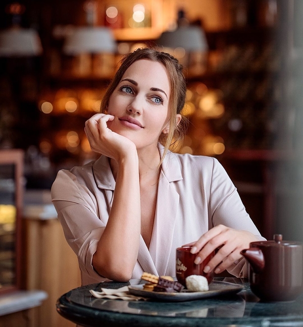 Мерьем Узерли из "Великолепного века" показала, как выглядела до популярности