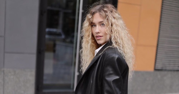 Даша Квиткова засветила беременный животик в боди