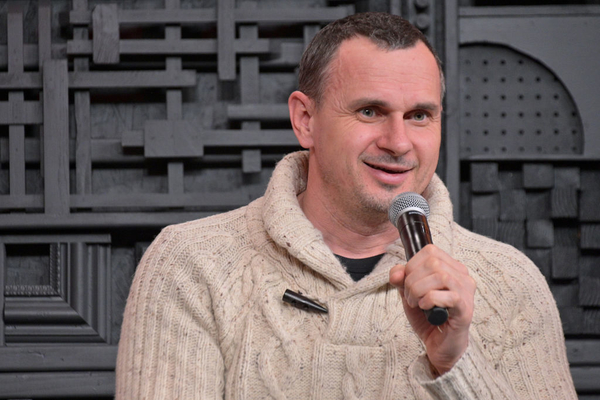 У Олега Сенцова родился третий ребенок: Пол, имя и первое фото малыша