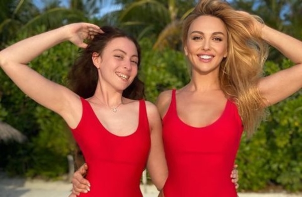 "Ребенка зачем раздели?": Полякова возмутила сеть горячим фото с дочерью