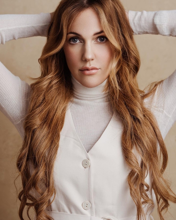 Звезда "Великолепного века" Мерьем Узерли впервые показала богатого жениха