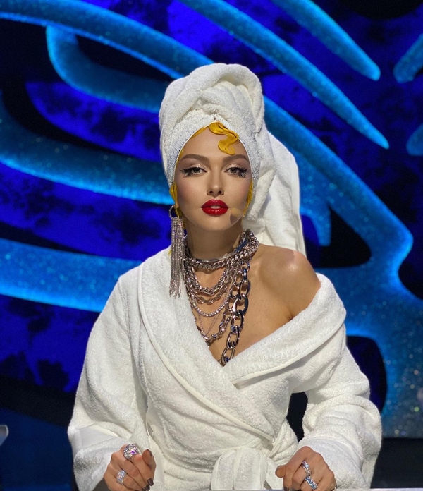 "Дорогущему ремонту хана": Оля Полякова показала, как протекает крыша в ее квартире