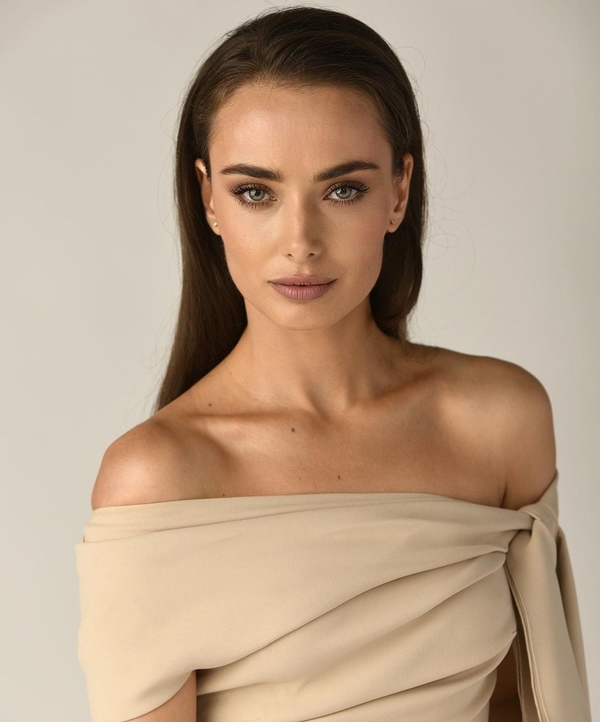 Ксения Мишина развеселила фанатов забавными снимками с отдыха