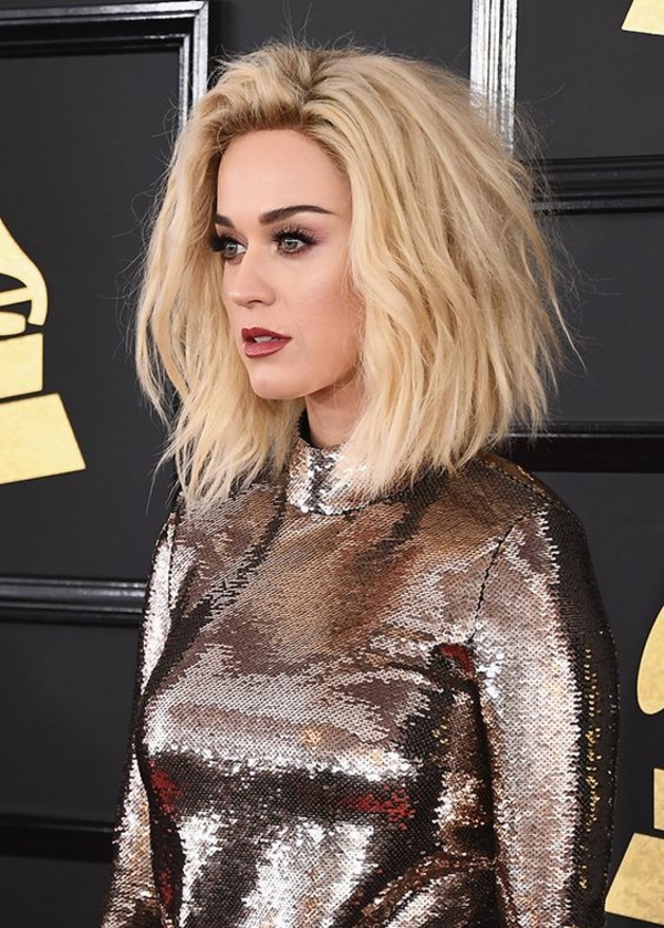 Амурные дела: Кэти Перри в фантастическом образе Victor & Rolf Couture