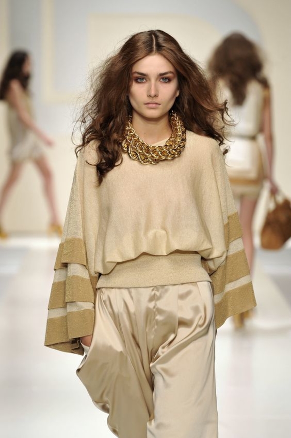 Долой скромность: массивные колье – самый главный ювелирный тренд весны