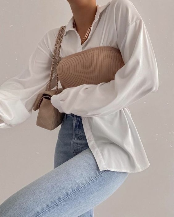 Трикотажное бра поверх рубашки – один из главных трендов весны: 10 лучших вариантов