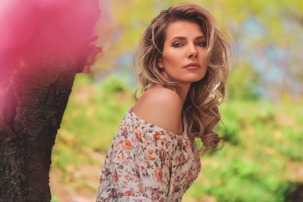 Антонина Паперная впервые вышла в свет с 3-летней дочерью