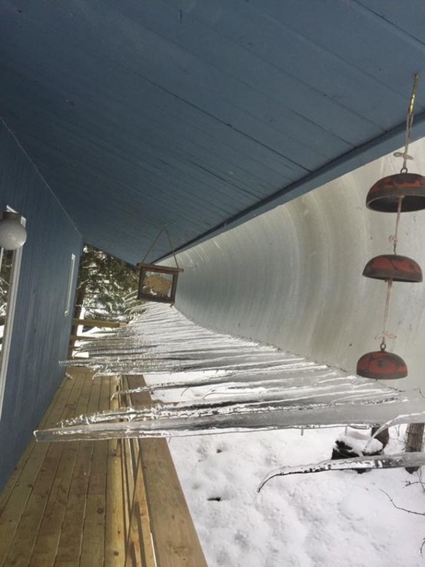 Как обезопасить себя от падения сосулек – советы