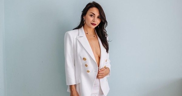 Илона Гвоздева запостила фото, где она кормит грудью сына