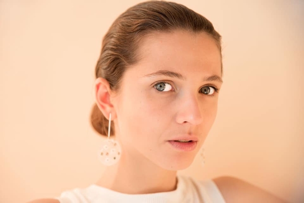 Анисия Стасевич: “Мы с моей героиней любим немного выводить окружающих странным поведением”