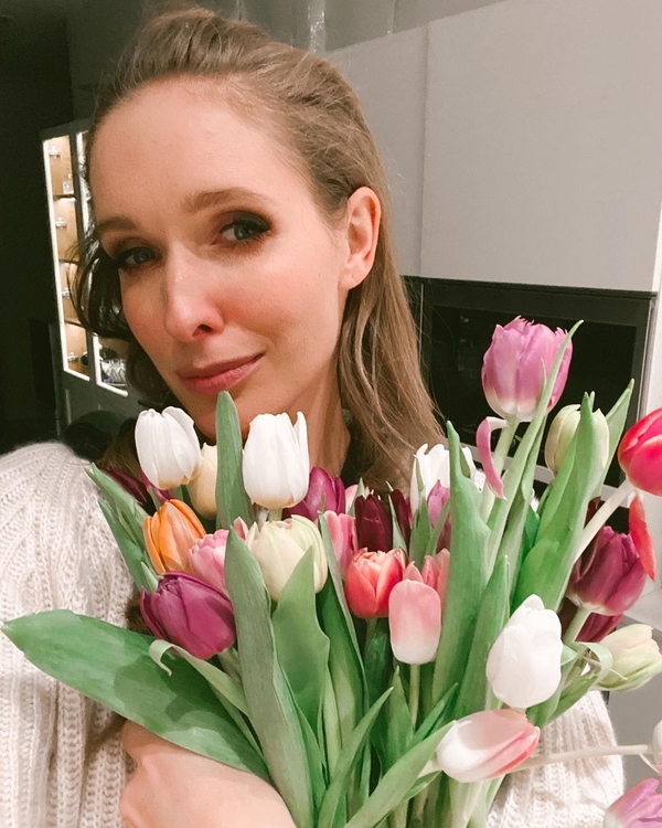 «Мамуля выглядит супер»: Катя Осадчая показала свою молодую маму