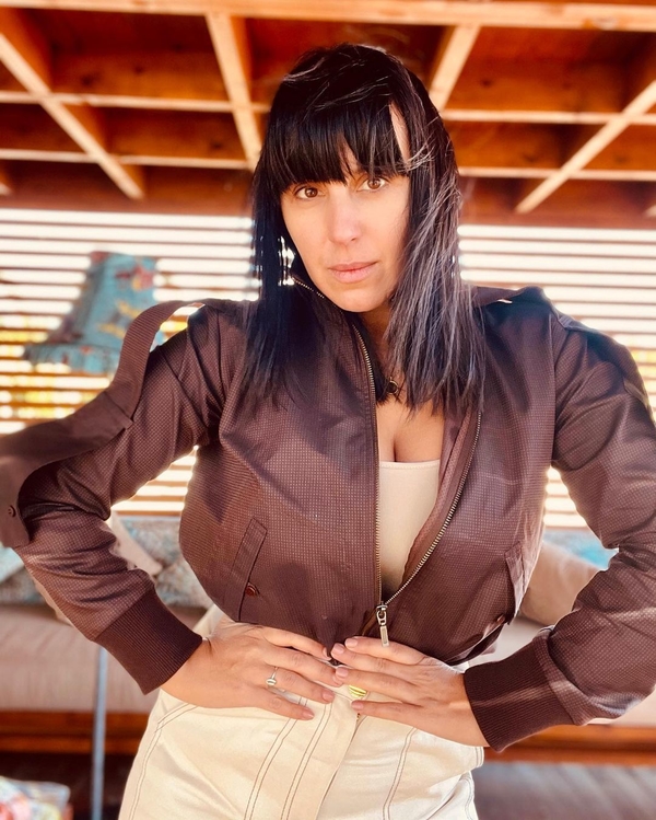 Заметно постройневшая Джамала показала свою фигуру в изящных нарядах