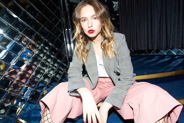 "Красотка": 18-летняя дочь Елены Кравец похвасталась стильным образом