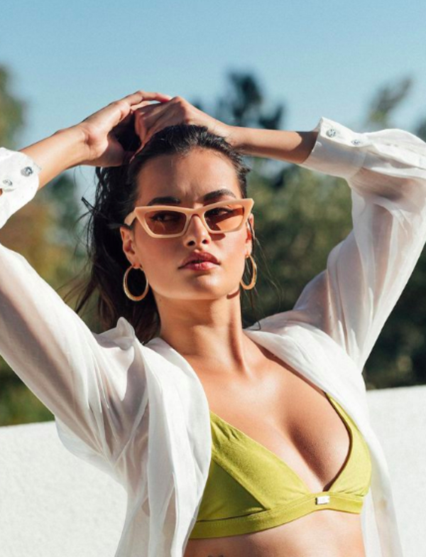 В ожидании лета: бразильская модель Жизель Оливейра в очень эффектном бикини