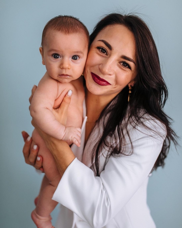 Илона Гвоздева впервые показала лицо сына Доминика