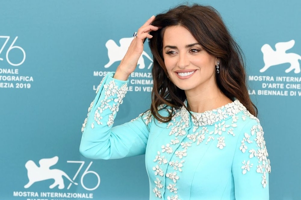 Пенелопа Крус сменила имидж: Актриса похвасталась трендовой стрижкой