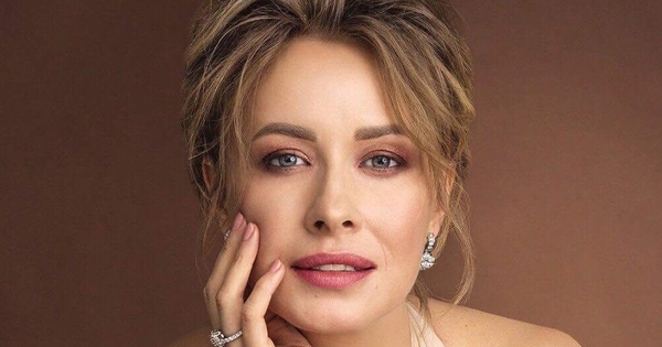 Редкое фото: Елена Кравец показала красавца-мужа и сына