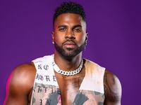 Джейсон Деруло объявил о беременности своей девушки