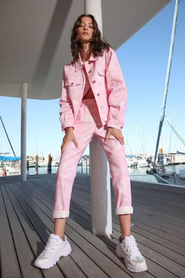 Лазурь, мята и малина: модные цвета весна-лето 2021