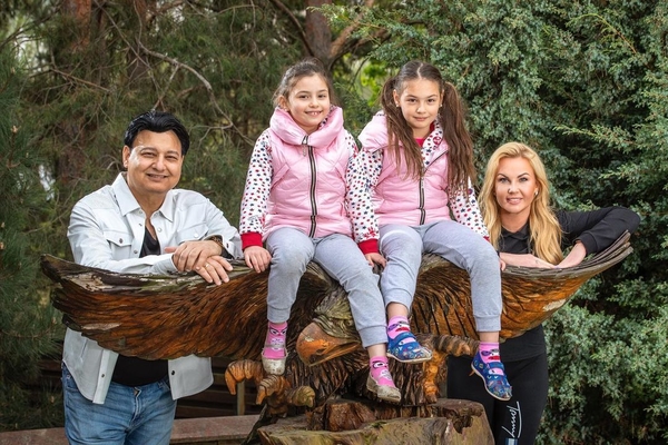 Не сойти с ума: советы звезд, как провести локдаун с детьми