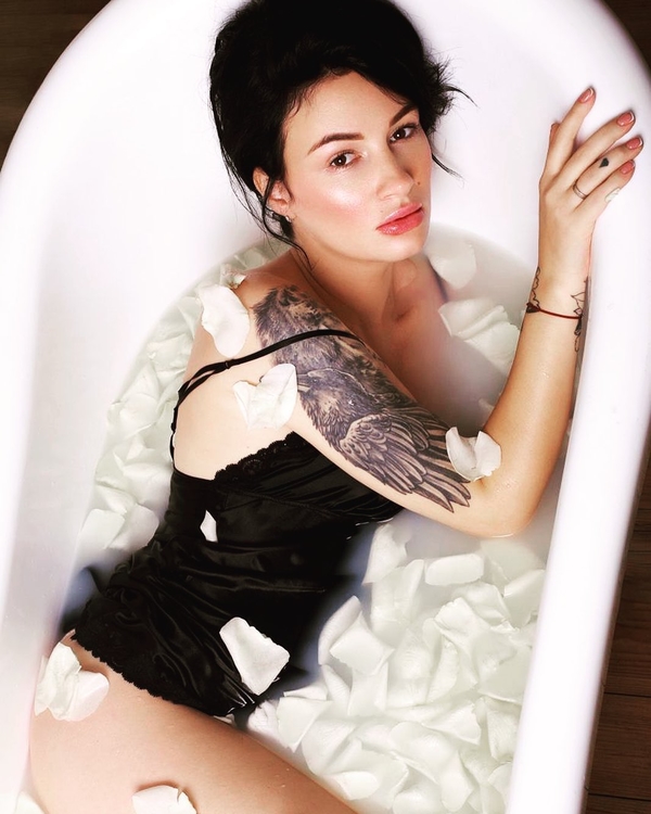 Анастасия Приходько показала новорожденного ребенка