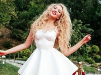 Вкусно и полезно: Оля Полякова показала, как готовит ПП-блины со шпинатом