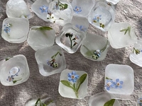 Зачем по утрам протирать лицо кубиком льда?