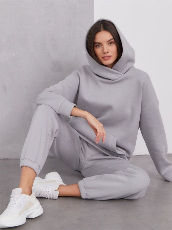 ТОП-5 самых модных и трендовых спортивных костюмов 2021