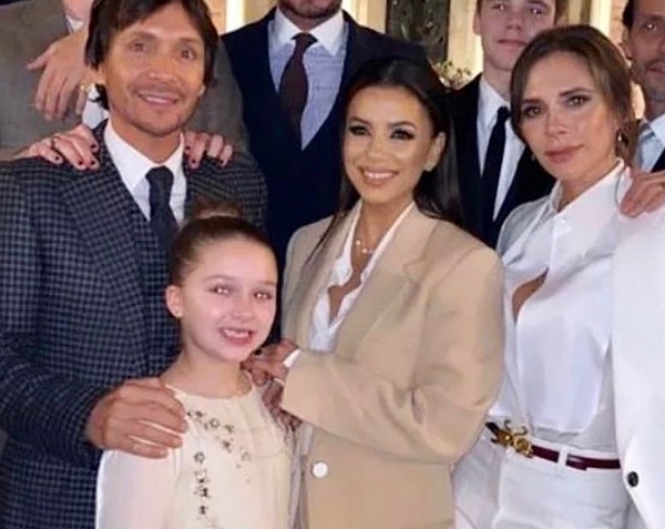 Из личного архива: Ева Лонгория показала фото с лучшей подругой Викторией Бекхэм