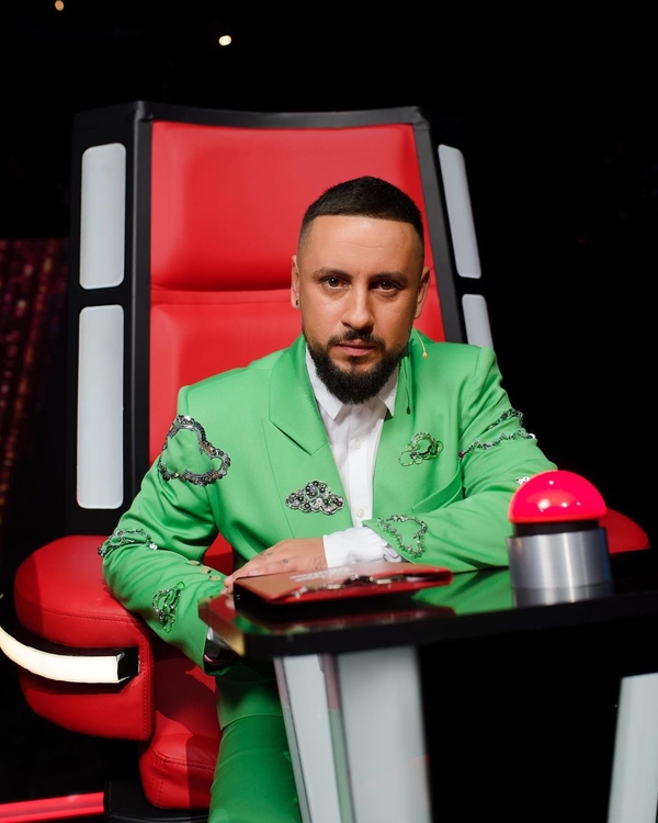 «Улыбался на одну сторону»: Монатик рассказал о жизни до популярности