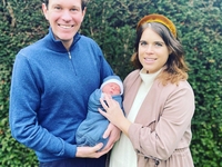 Принцесса Евгения показала нежные фото мужа с маленьким сыном