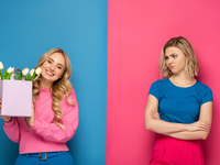 Женская дружба VS конкуренция: что заставляет женщин соперничать?