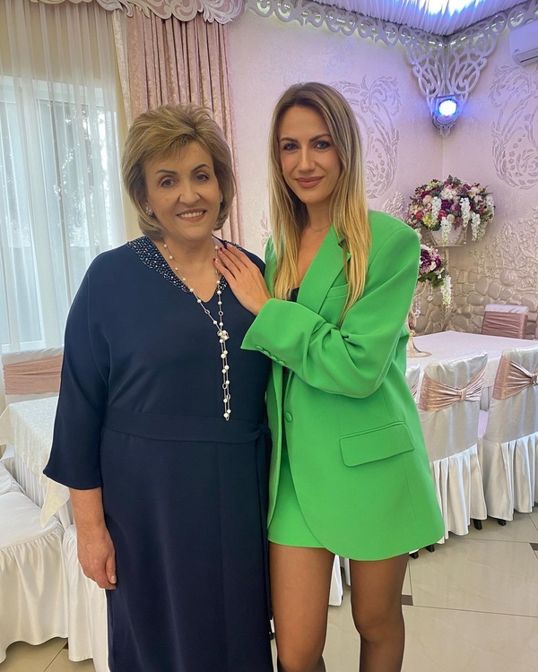 Леся Никитюк рассказала о выступлении Дзидзьо на дни рождении ее мамы