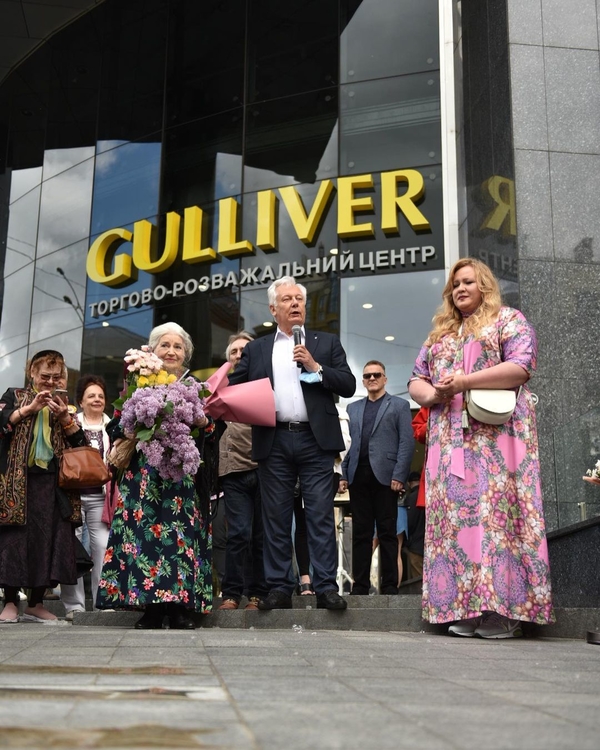 Еще две украинские актрисы удостоились именных звезд на «Аллее славы»