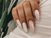 Свадебный маникюр 2021: лучшие идеи для дизайна ногтей